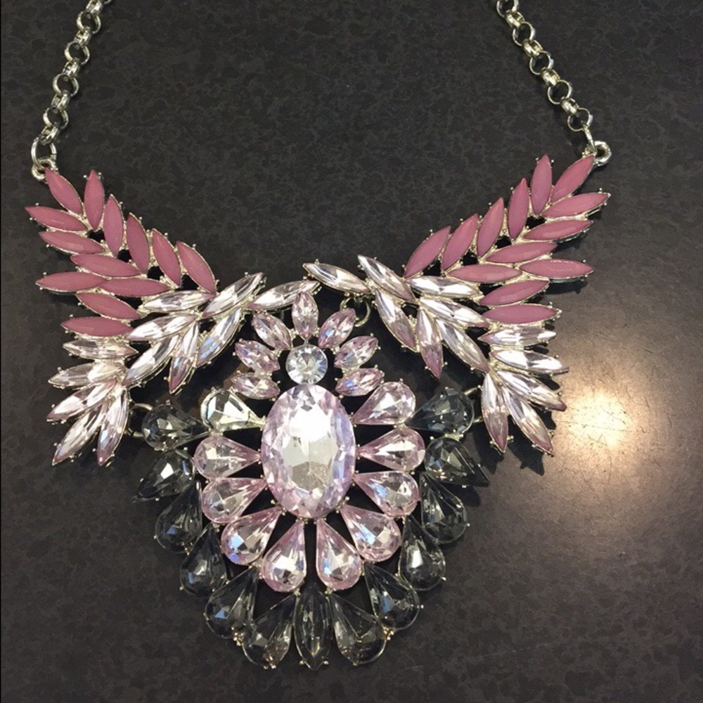 Statement necklace
