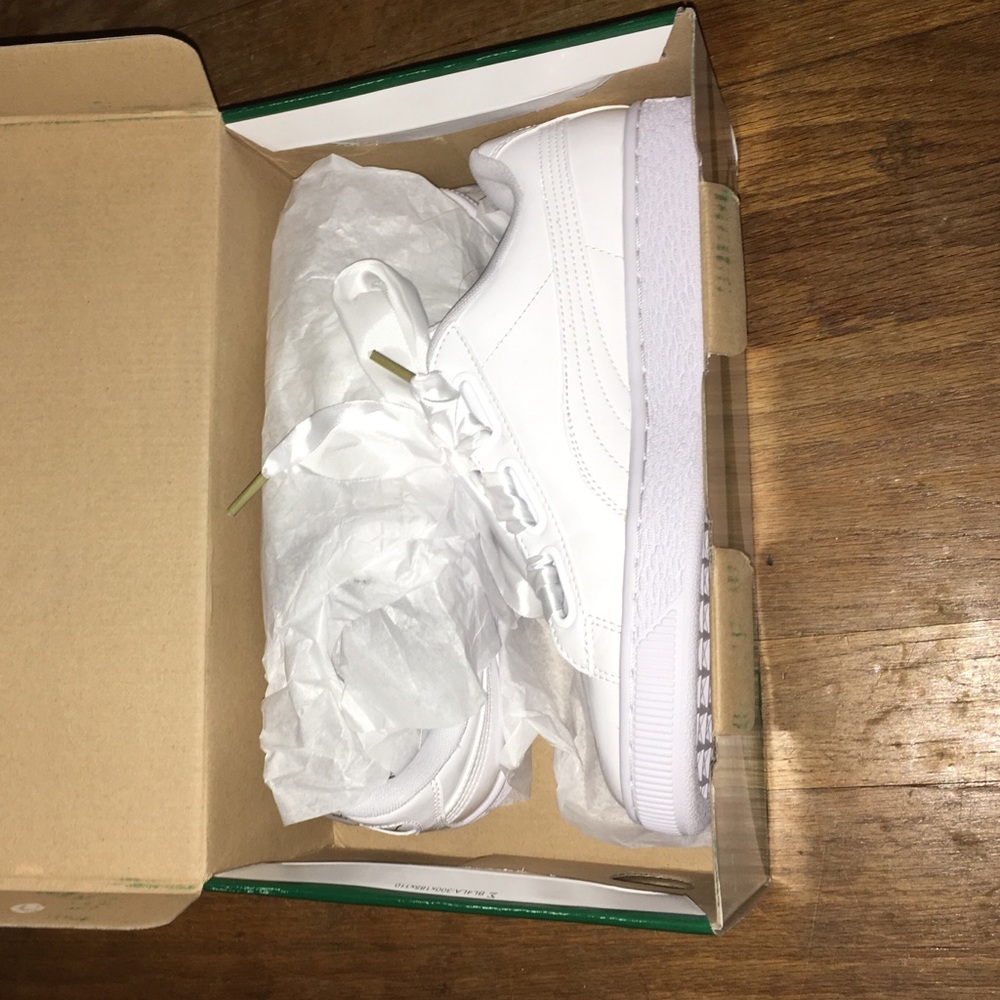 Puma Basket Heart Patent Wn's