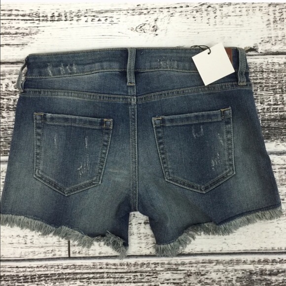 🆕DAISY crochet lace shorts -DENIM BLUE - Picture 4 of 4