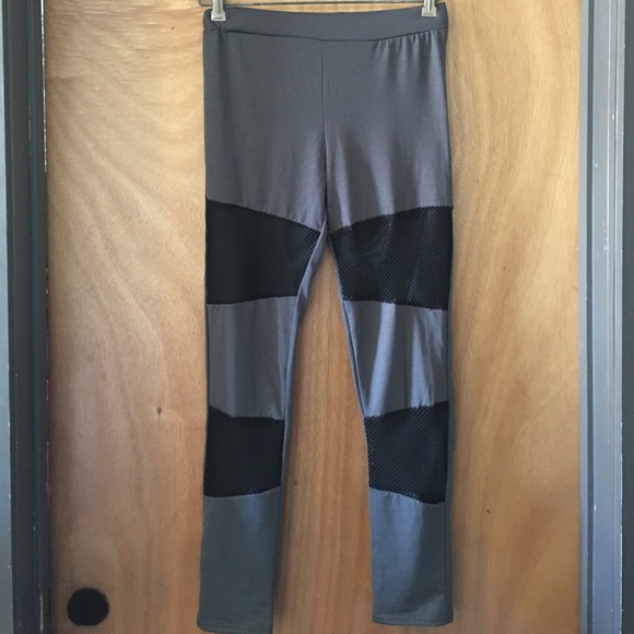 💪Mesh Panels Stretchy Workout Yoga Leggings.💪 - Picture 3 of 4
