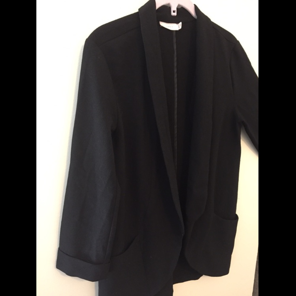 Black loose fitting Blazer