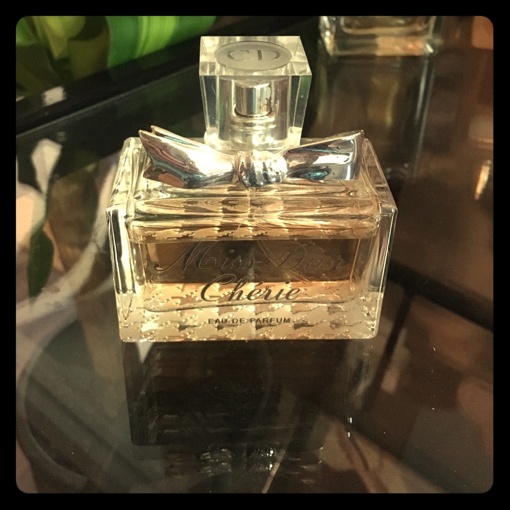 Miss Dior Cherie perfume
