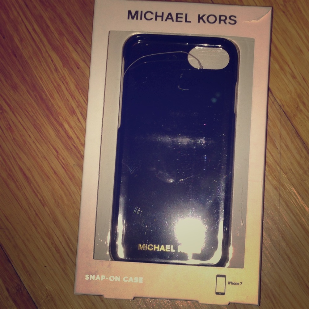 Micheal Kors snap on iPhone 7 case
