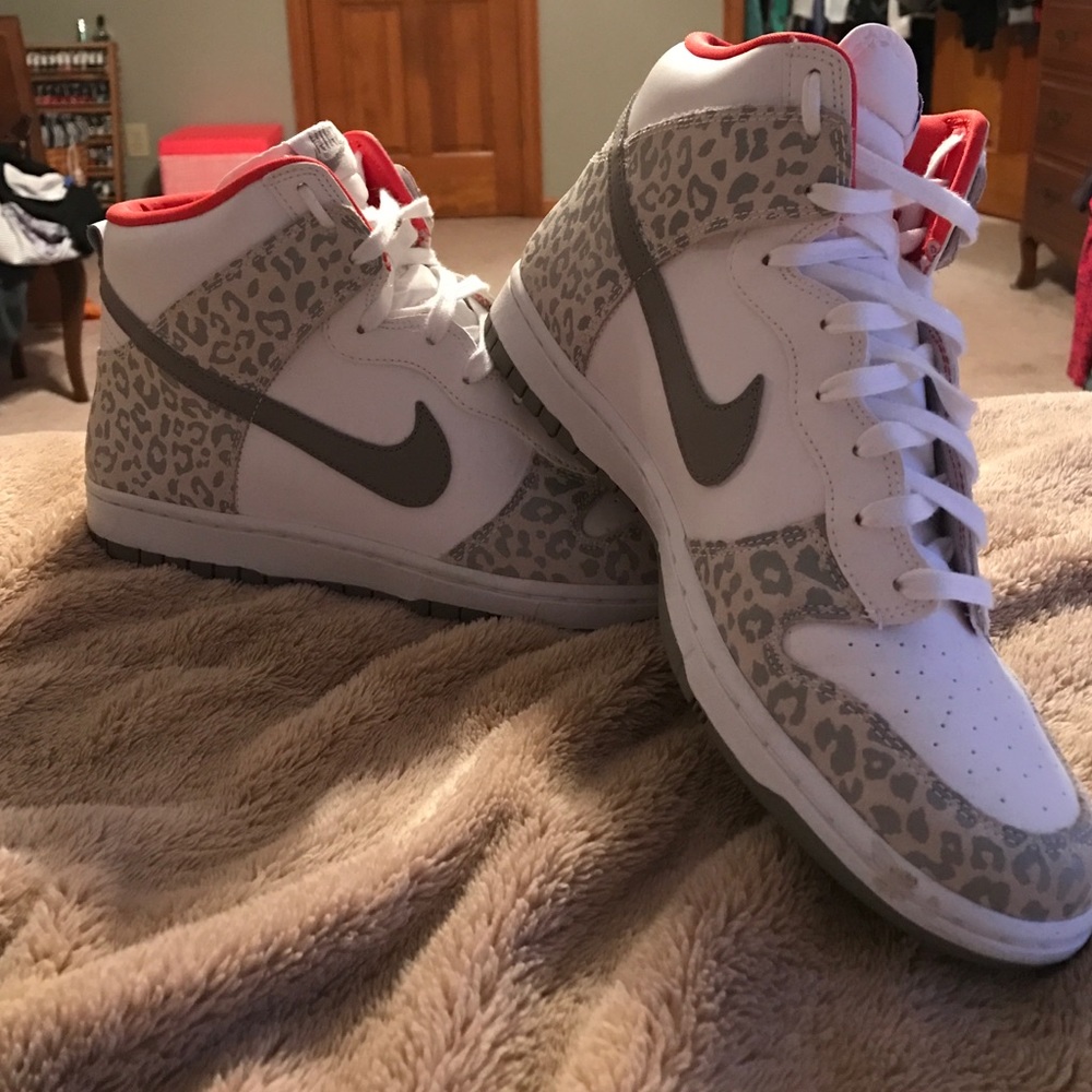 Nike cheetah print UPDATED PRICE! NEED TO GO ASAP!