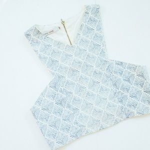 Bishop and young zip back bailey crop top!