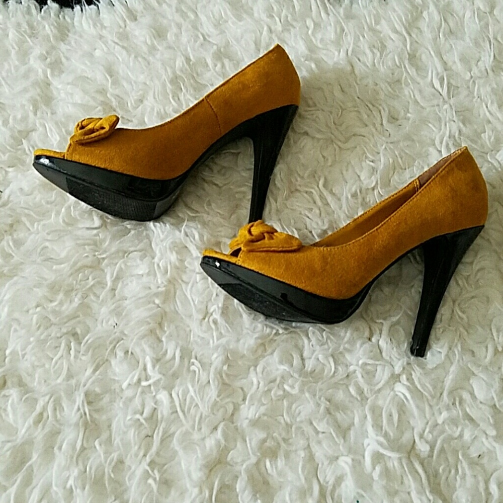Heels - Picture 2 of 2