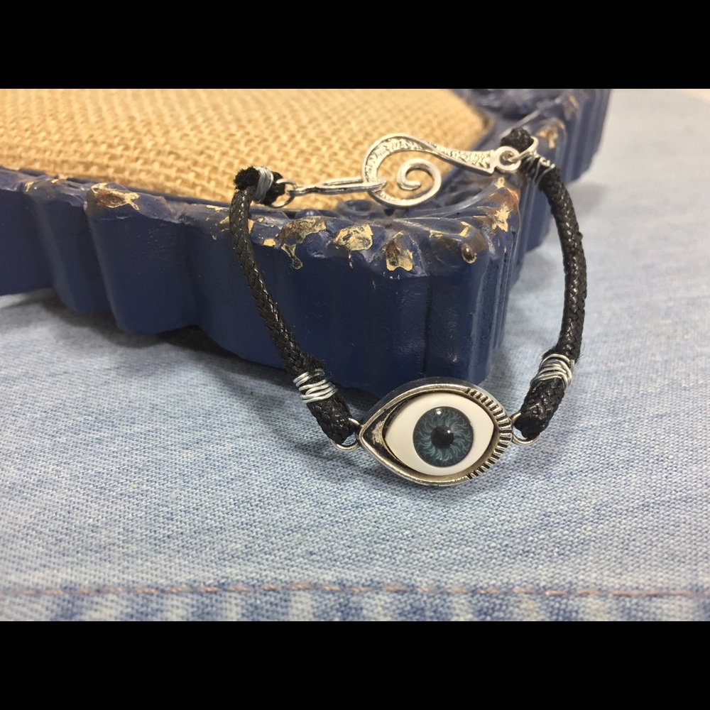 Womens Handcrafted Evil Eye Bracelet - Picture 2 of 4