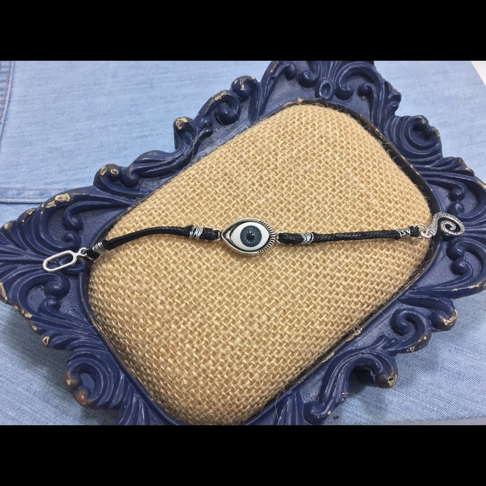 Womens Handcrafted Evil Eye Bracelet - Picture 4 of 4