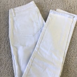 White Levi's Skinny