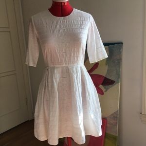 Gap white eyelet dress with pockets. Gap white eyelet dress with pockets.