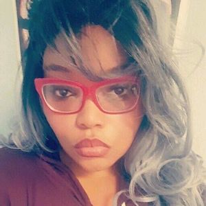 Meet your Posher, Yahana