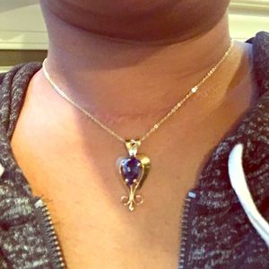 Gorgeous sapphire stone in 14 karat gold beautiful