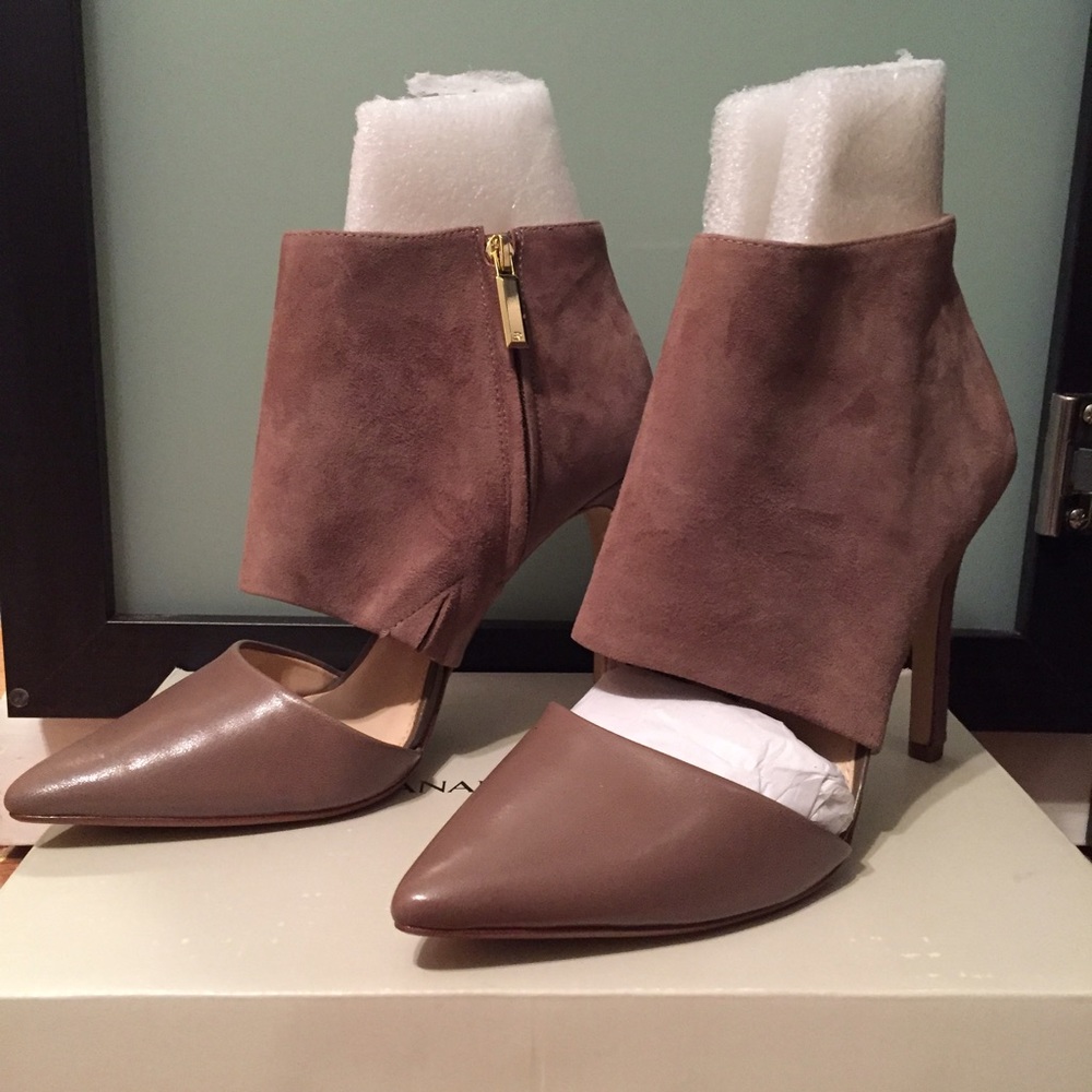 Suede & Leather Hooded Pumps - Lexia BR sz 10