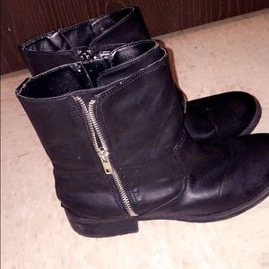 Boot by Mia