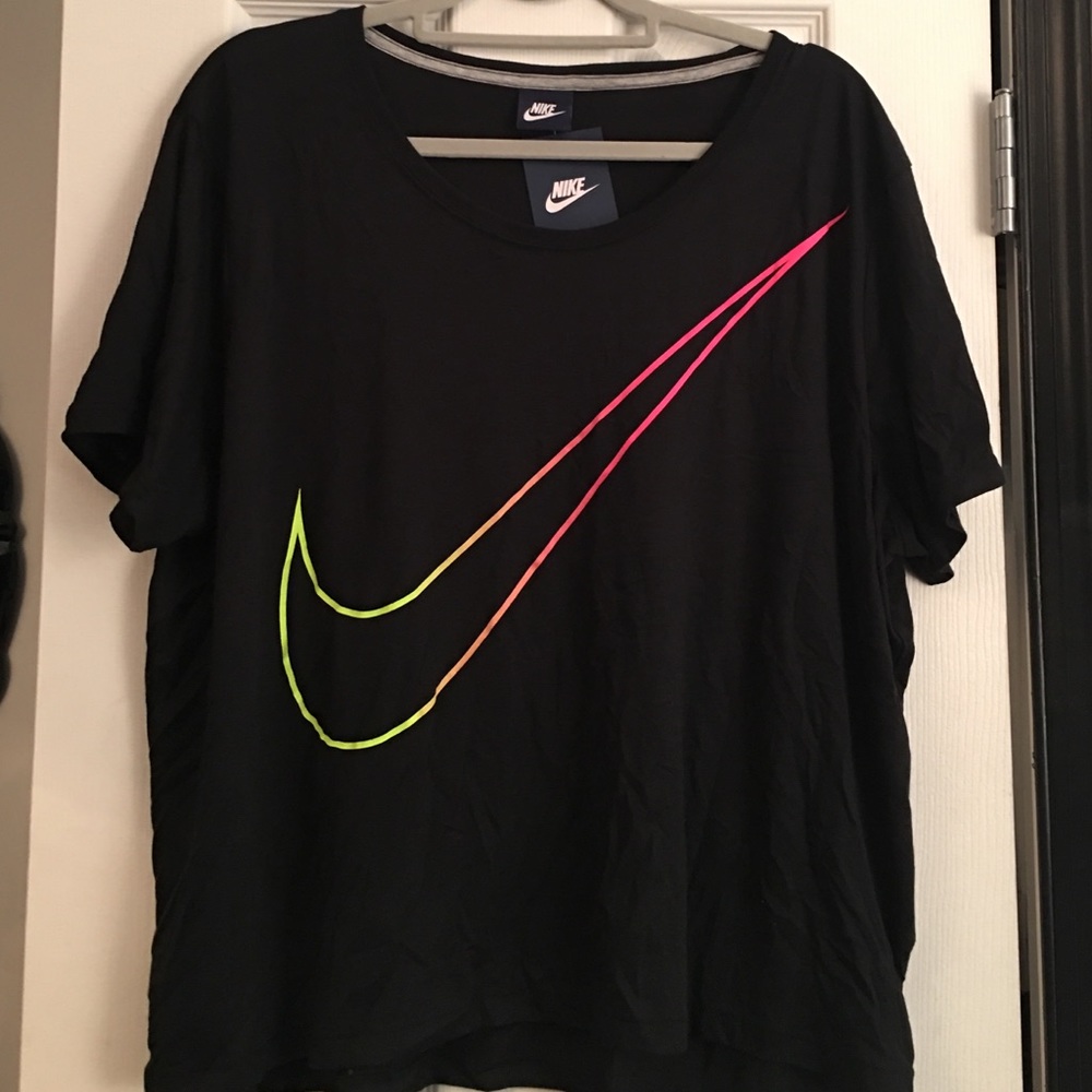 Nike top