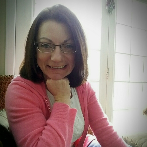 Meet your Posher, Christine - Picture 3 of 4