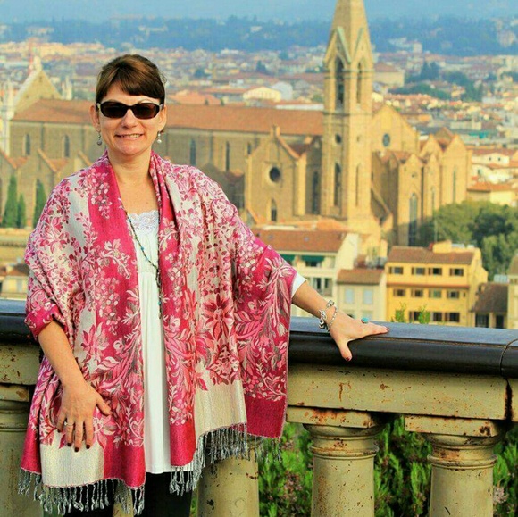 Meet your Posher, Christine - Picture 4 of 4