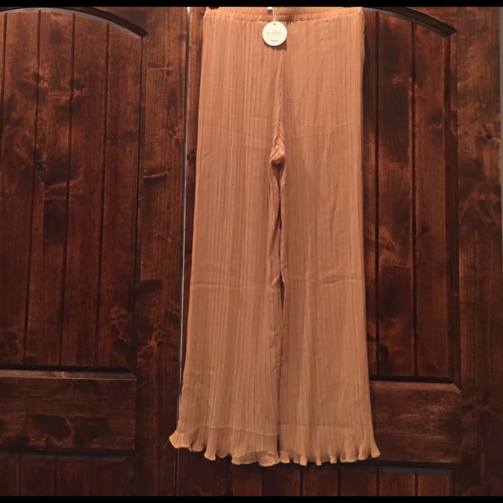 NWT Sabo Skirt Camel Pleat Pants