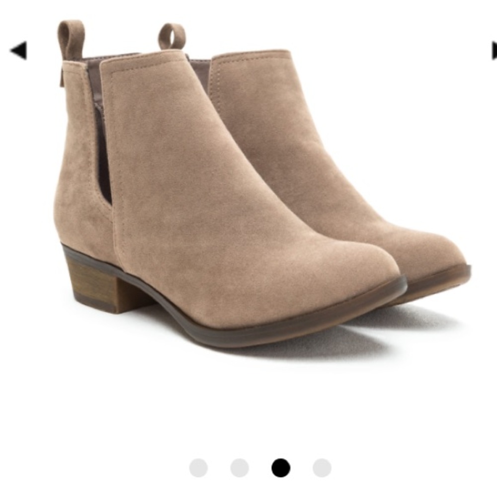Tan colored booties - Picture 3 of 3