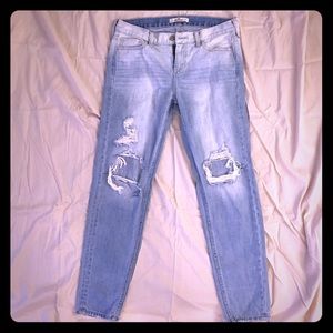 Distressed Hollister Boyfriend Jeans size 5 w27