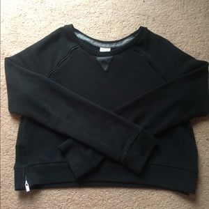 Black Cropped Crew neck!!💋🕶