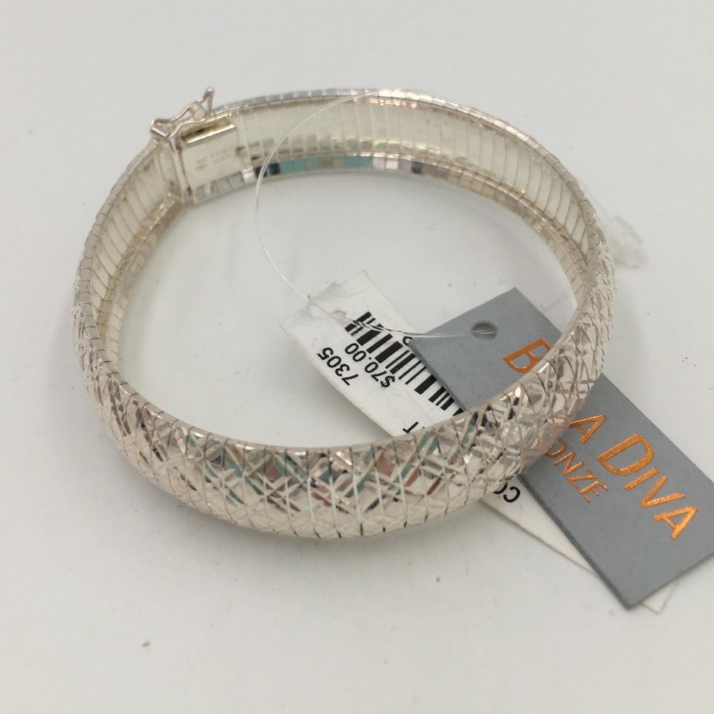 NWT Bella Diva Bronze Silver Plated Bracelet