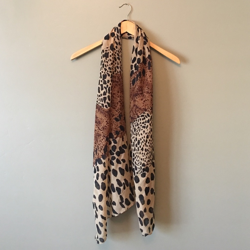 Leopard print scarf
