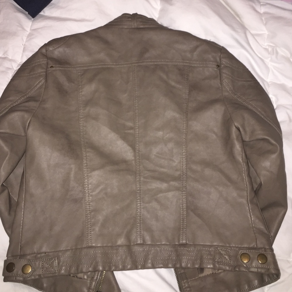 Leather jacket - Picture 3 of 4