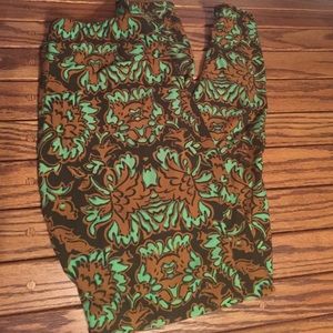 LulaRoe one size leggings☺️