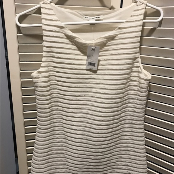 Sleeveless cream and silver blouse - Picture 1 of 3