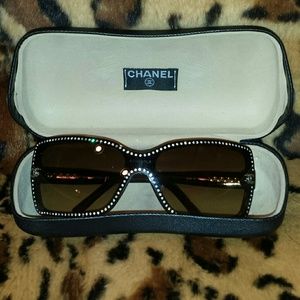 CHANEL sunglasses