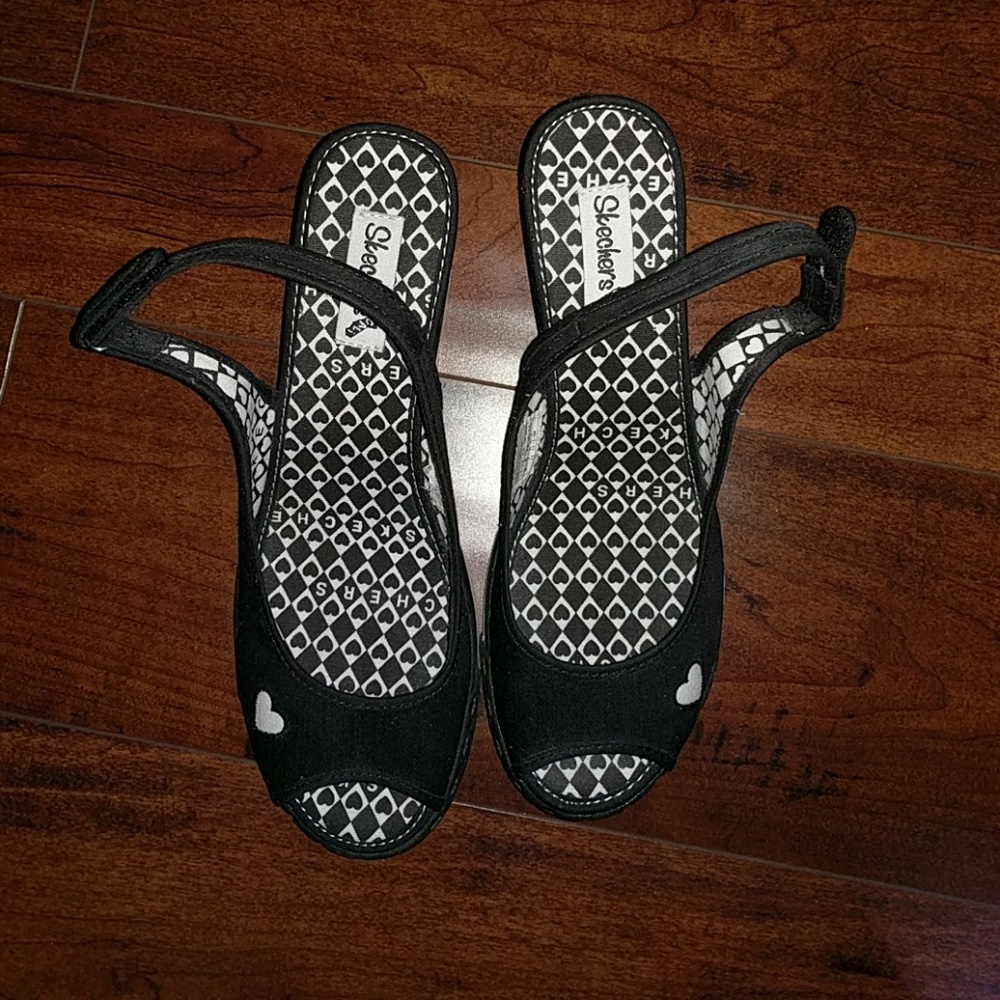 Skechers sling back canvas sandal