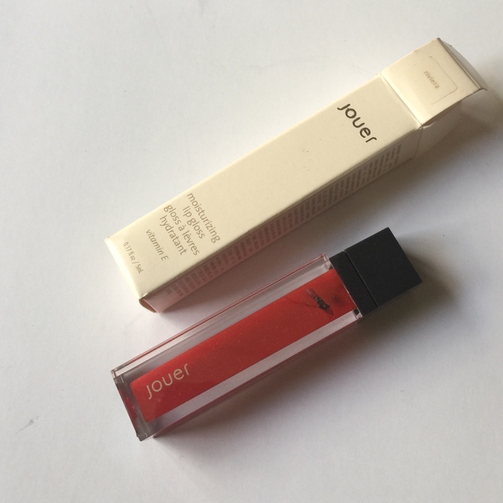 Jouer moisturizing lip gloss