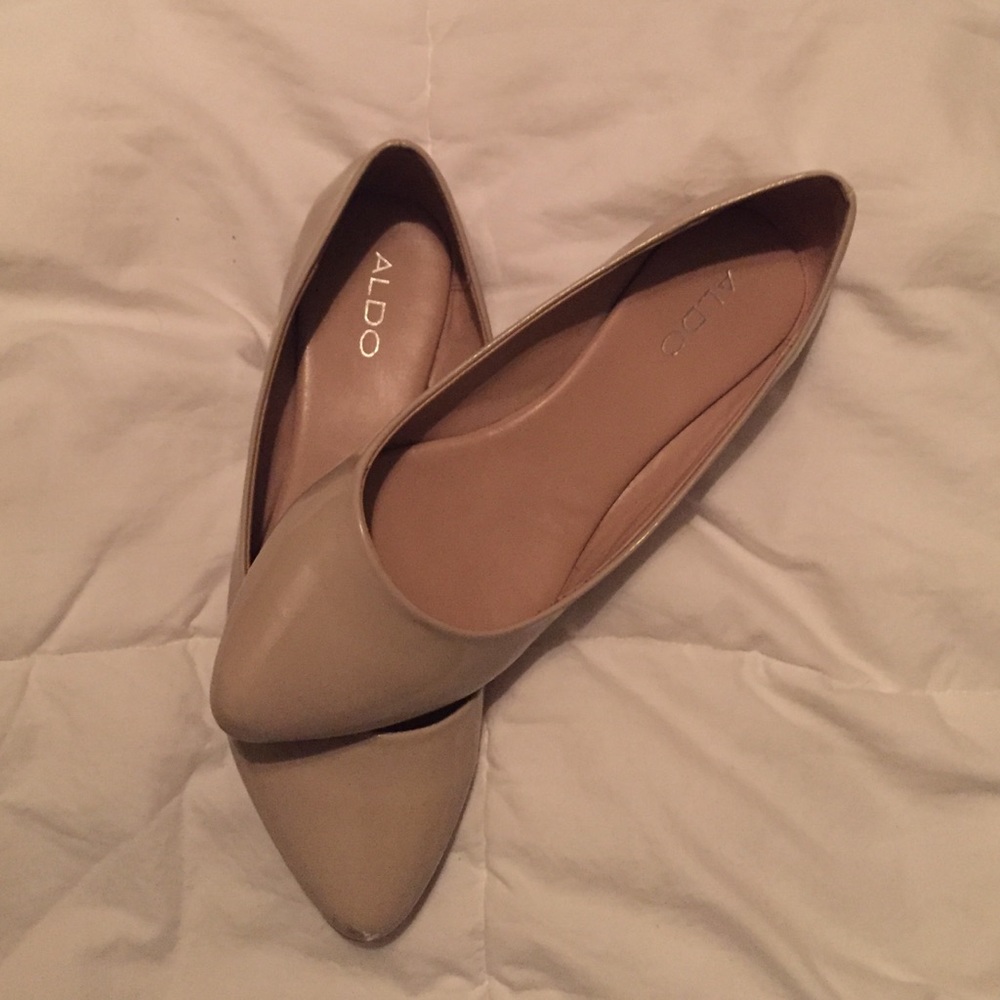 Aldo nude flats