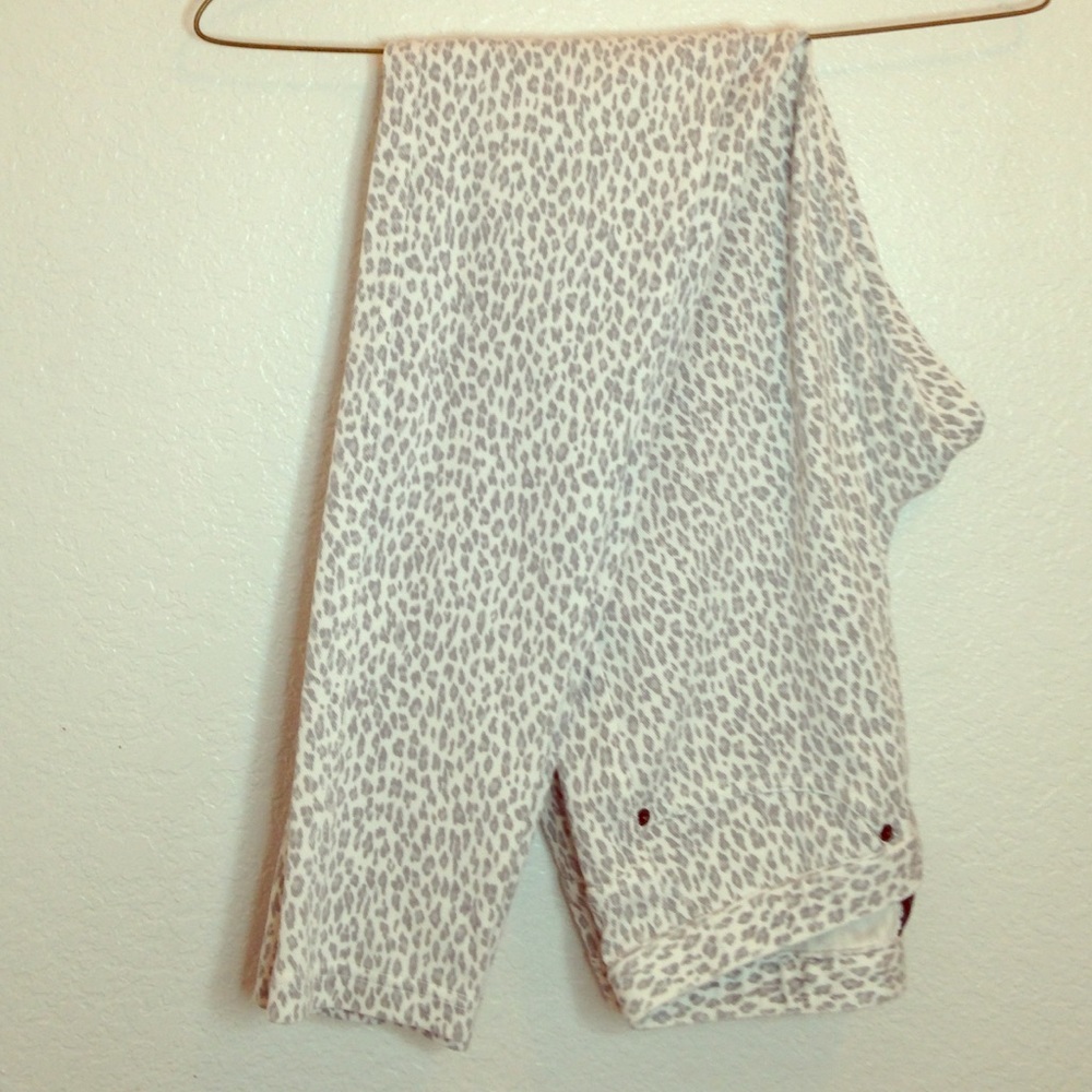 Grey & white printed leggings
