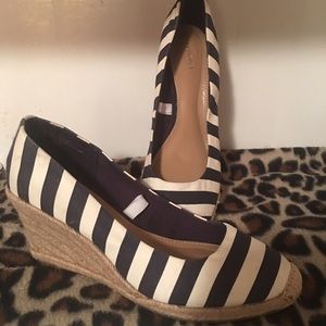 Striped navy wedges!