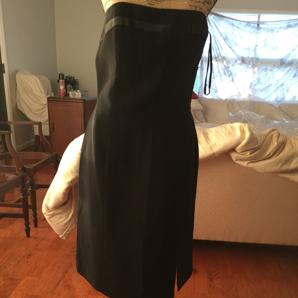 Black dress: cocktail dress or evening ware