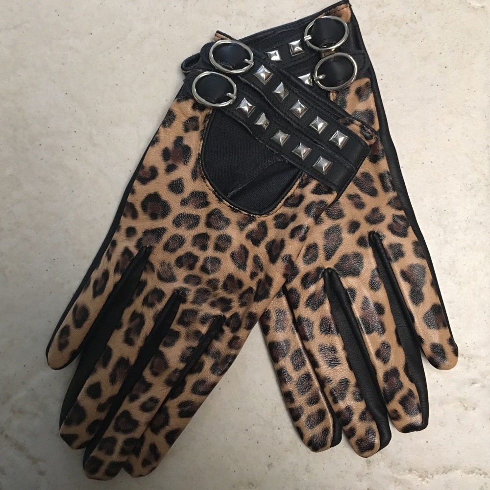 Faux leather leopard gloves