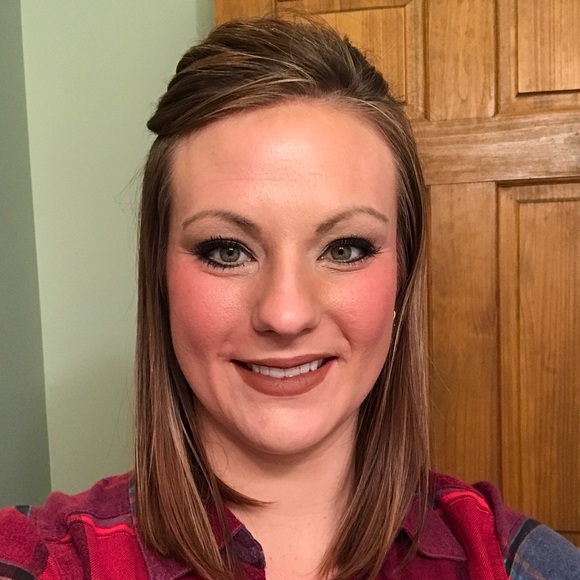 Meet your Posher, Sarah - Picture 1 of 1