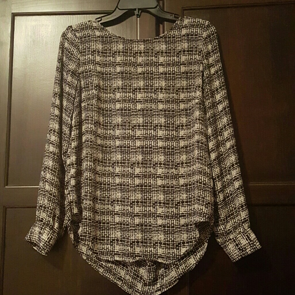 Long sleeve Open back blouse