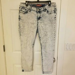 Acid Wash Ankle Length Skinny jeans