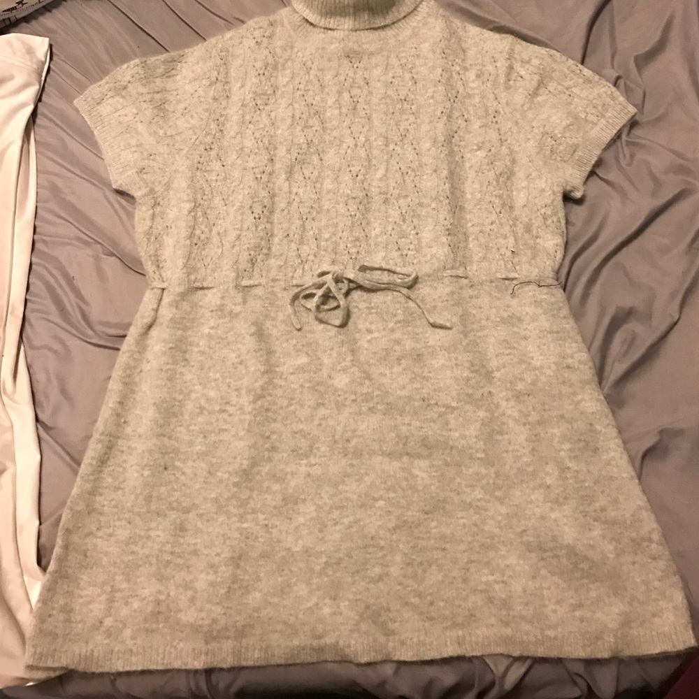 Grey short sleeve cozy  turtleneck sweater