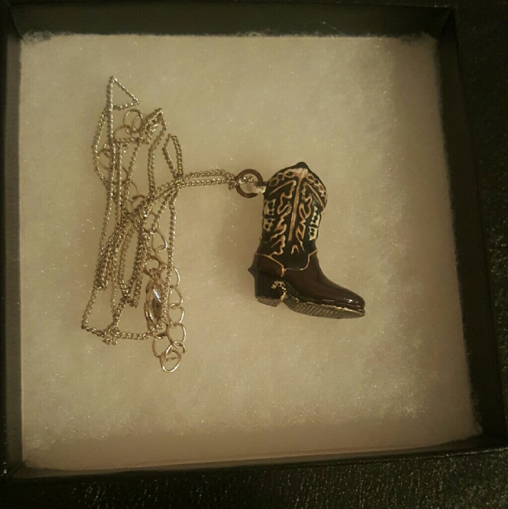 Boot Necklace - Picture 2 of 2