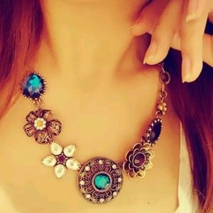 Nwt floral necklace vintage