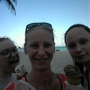 Meet your Posher, Lynette