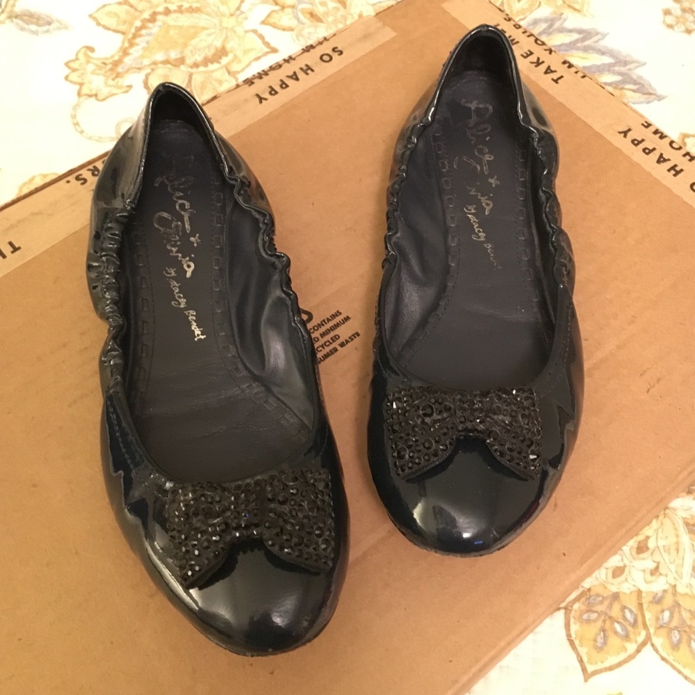Bow Sequin Patent Navy Flats / Alice + Olivia Navy / Size 38.5