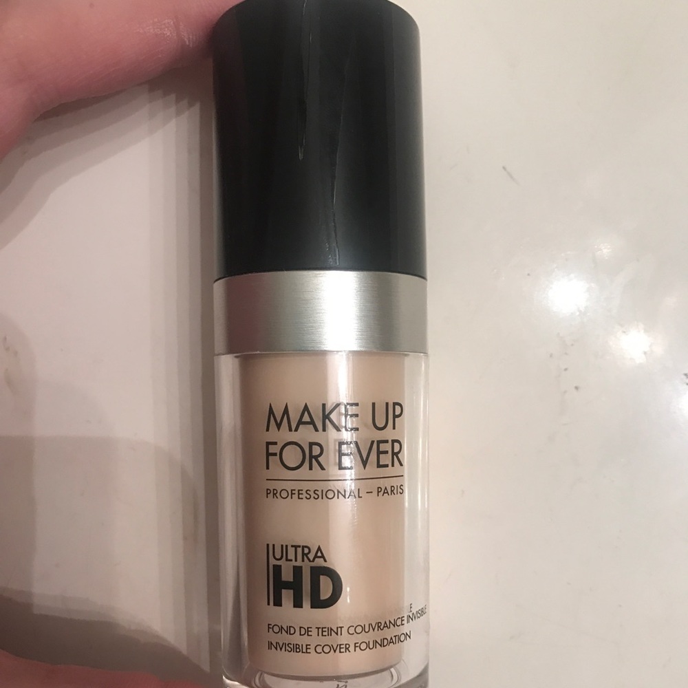 Makeup forever ultra hd foundation y205