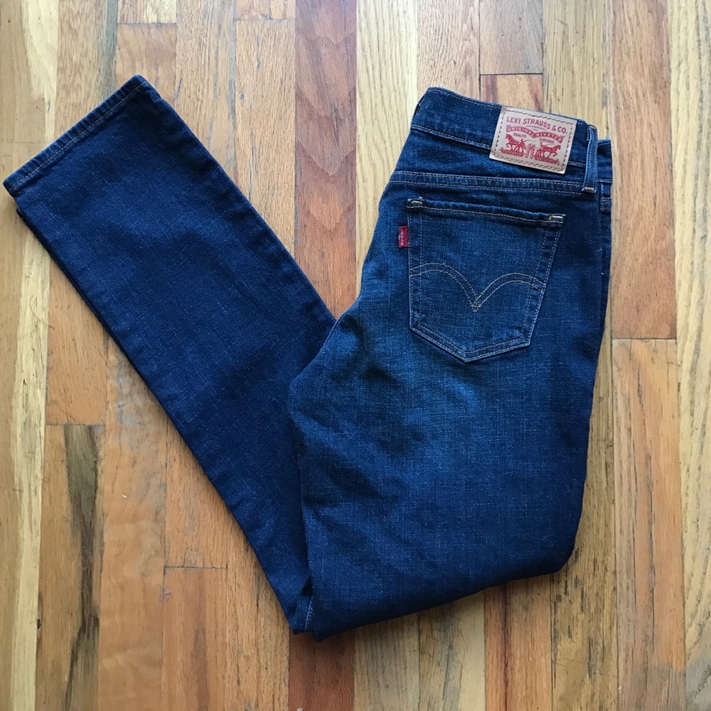 Levi 414 relaxed straight fit size 25