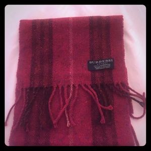 Pink Burberry wool scarf