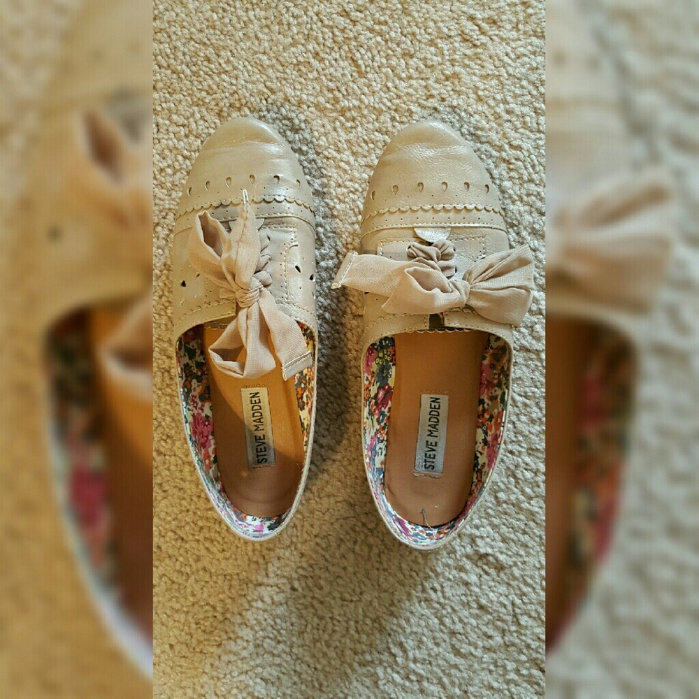 ❌SOLD Steve Madden nude laser cut silk bow flats❌